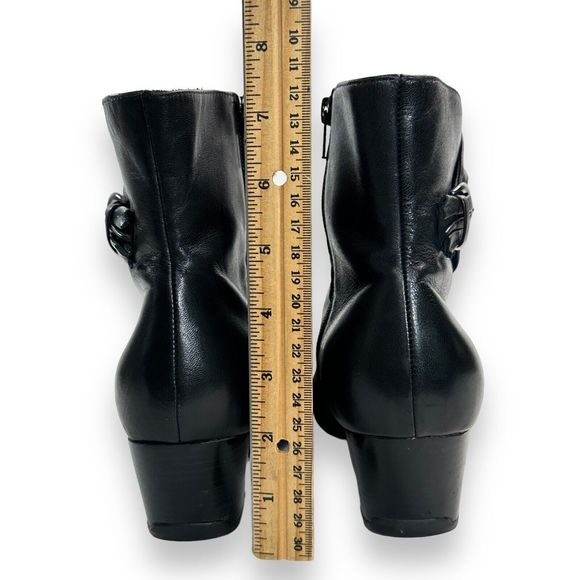 Clarks Ankle Bootie Boot SZ 9.5 Leyden Black Leather Ruche Slouch Buckle Comfort - Picture 3 of 13